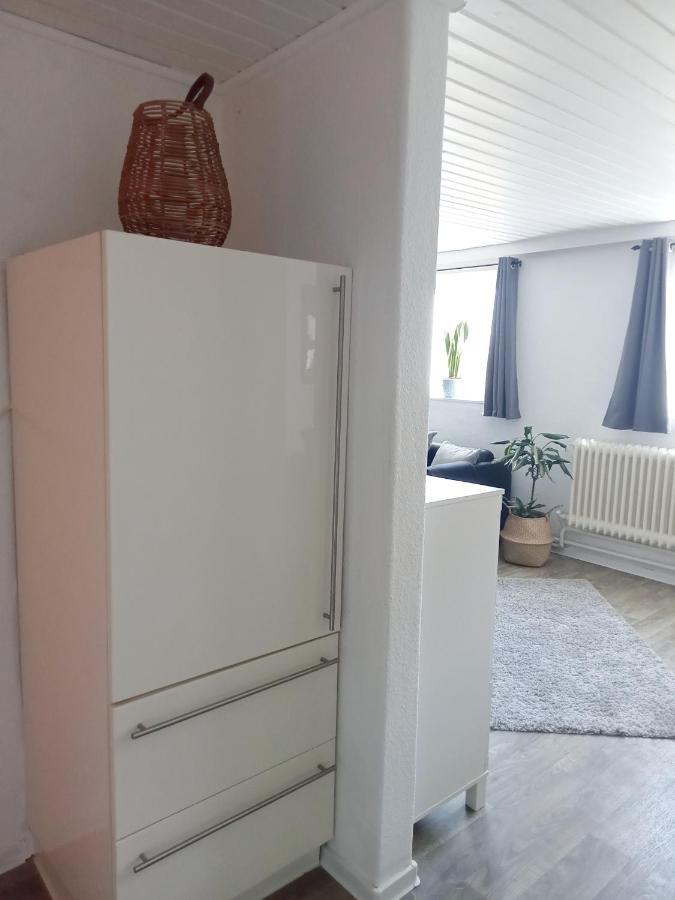 Gemutliche Ferienwohnung Mit Zugang Zum Privaten See Detern Exterior foto